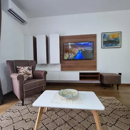 Fantastic New Centre Apartament Podgorica